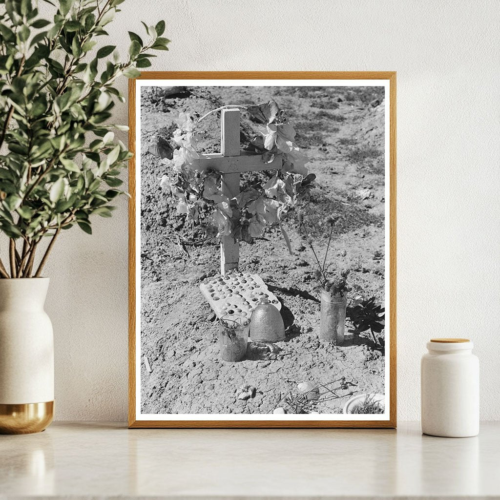 Mexican Grave in Raymondville Texas February 1939