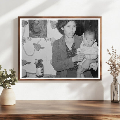 Mexican Mother and Child Crystal City Texas 1939