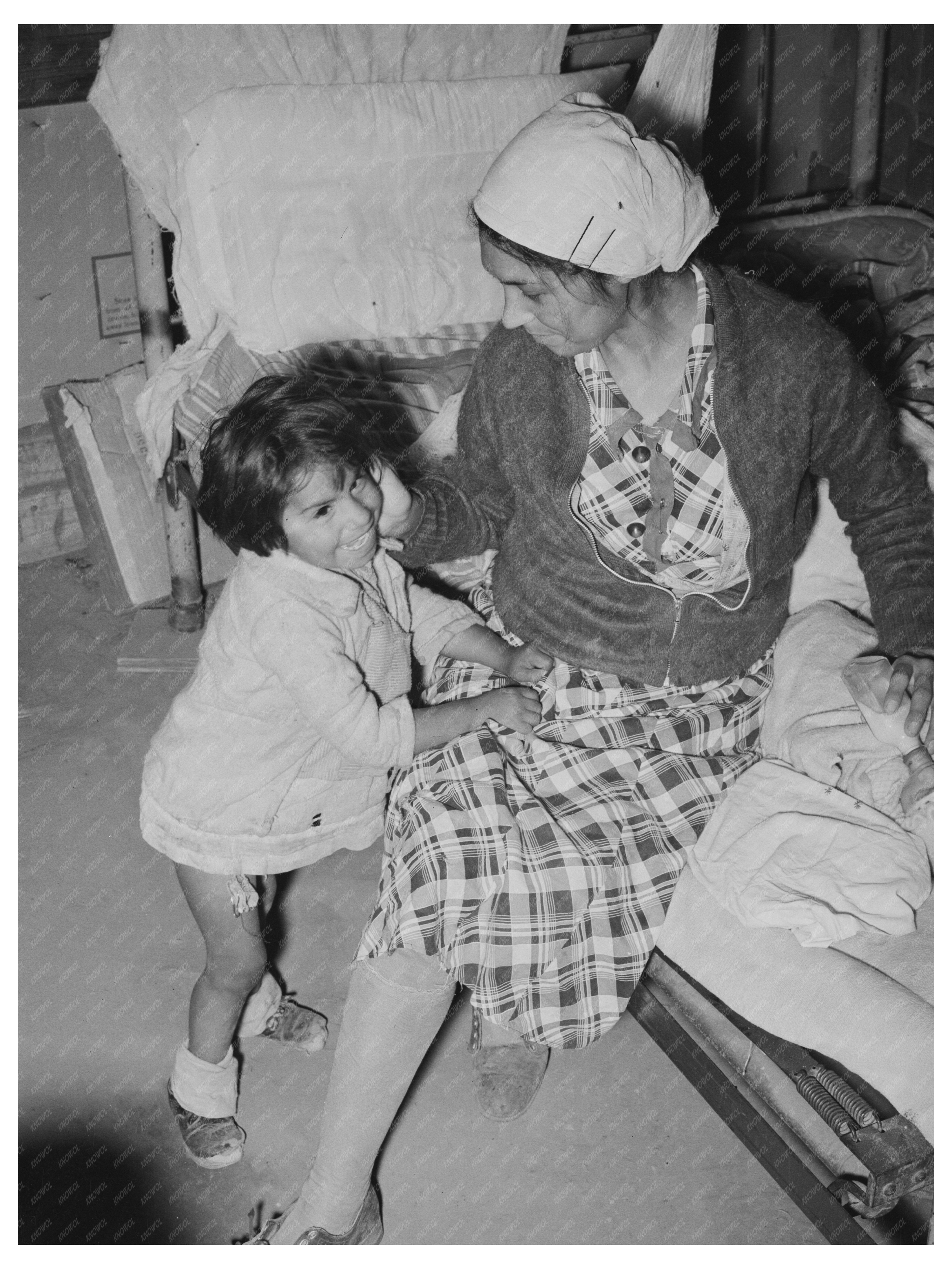 Mexican Woman and Child in Crystal City Texas 1939