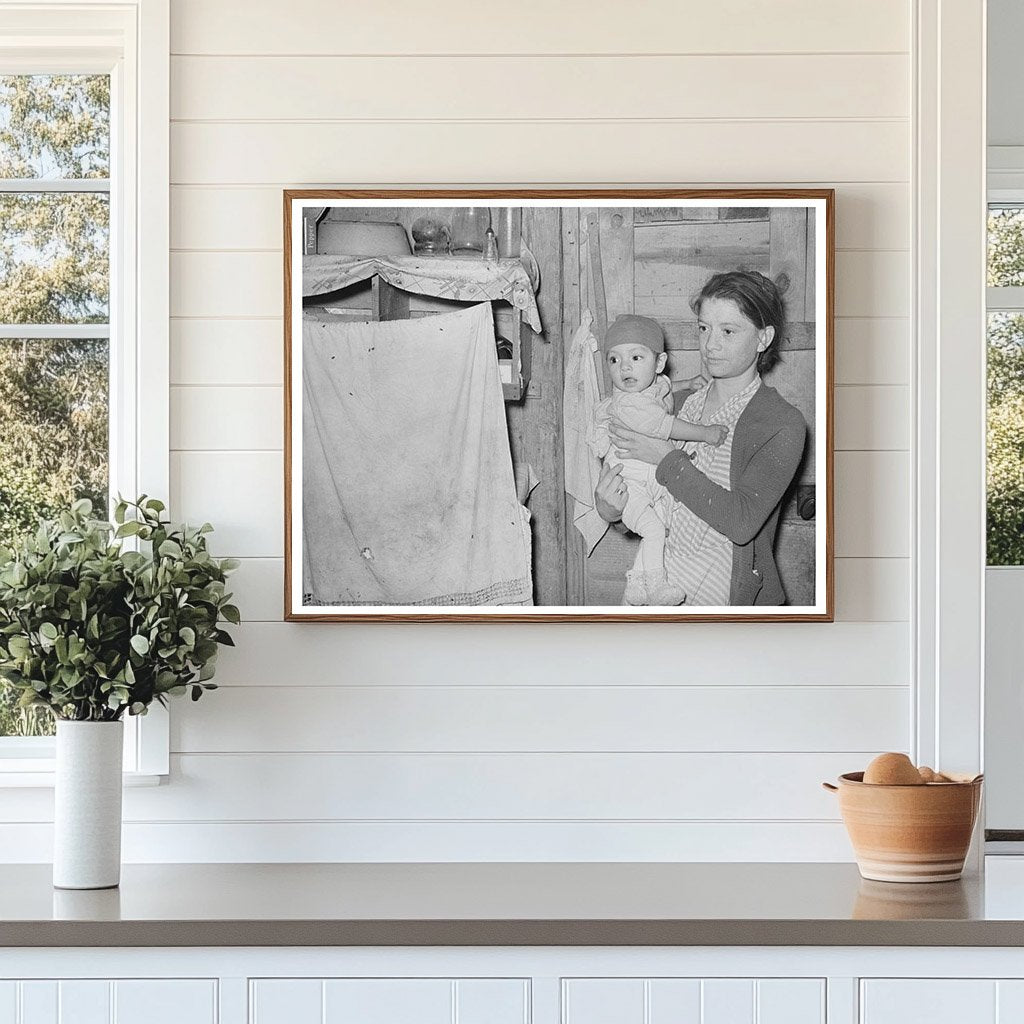 Mexican Mother and Child at Home Crystal City Texas 1939
