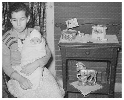 Vintage 1939 Photo of Mexican Mother and Baby in Texas