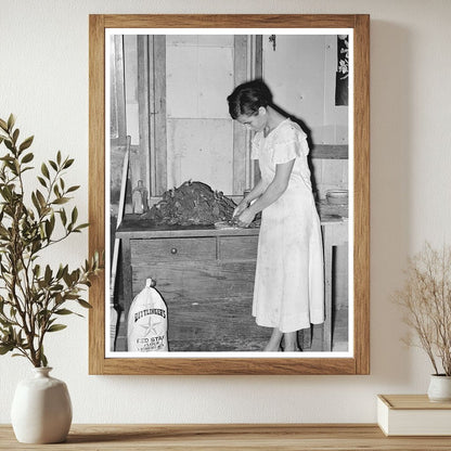 Mexican Woman Prepares Spinach in San Antonio 1939