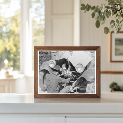 Mexican Individual Repairs Car in San Antonio 1939