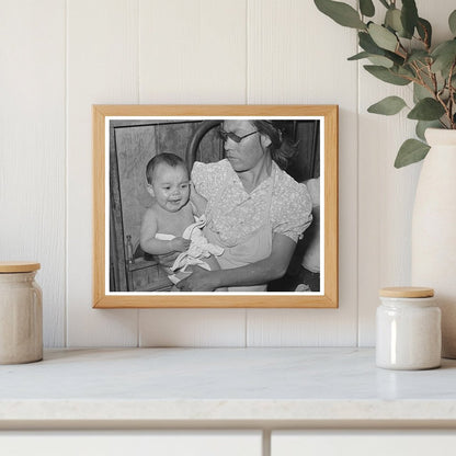 Mexican Mother and Child with Impetigo Crystal City 1939