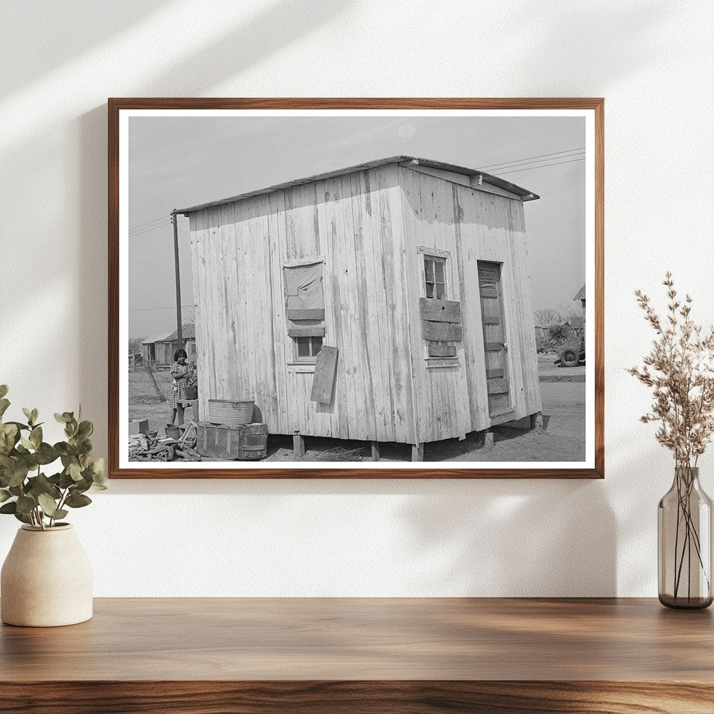 Vintage 1939 Crystal City Texas Dwelling with Families