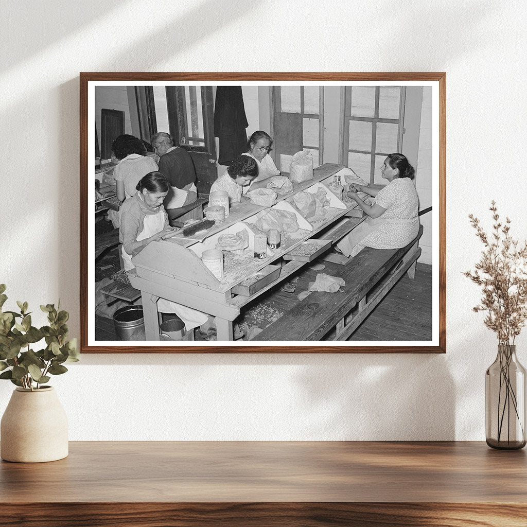 Pecan Shellers in San Antonio Texas March 1939