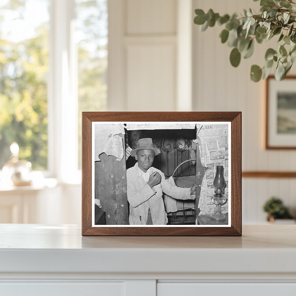 Strawberry Picker in Doorway Hammond Louisiana April 1939