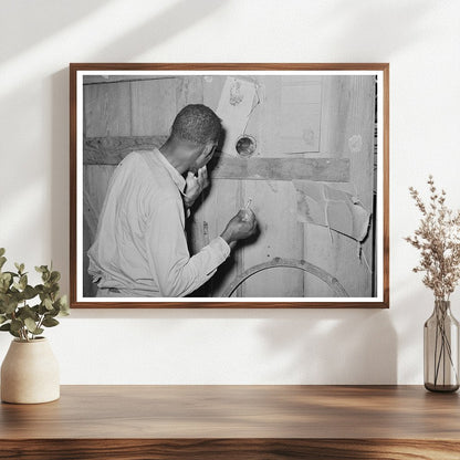 Strawberry Picker Shaving in Hammond Louisiana 1939