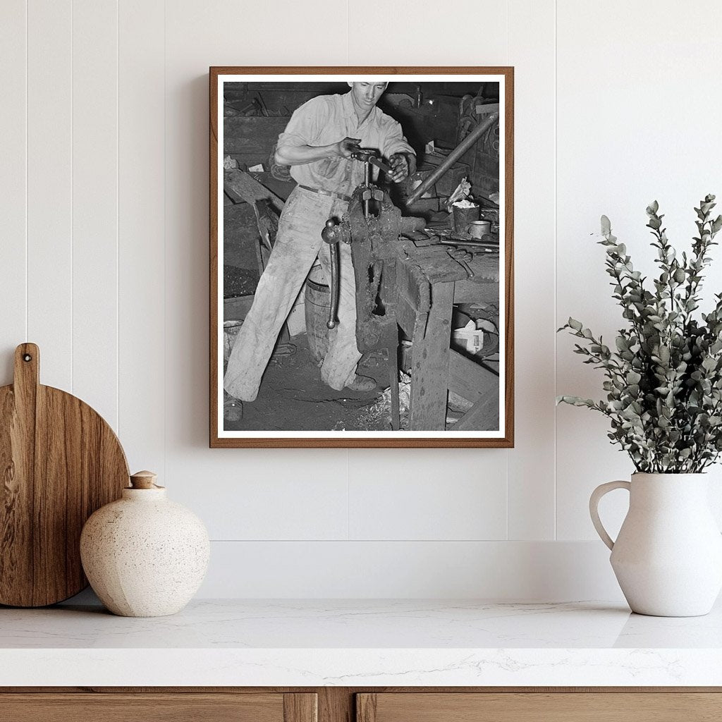 Blacksmith Threading Pipe in San Augustine Texas 1939