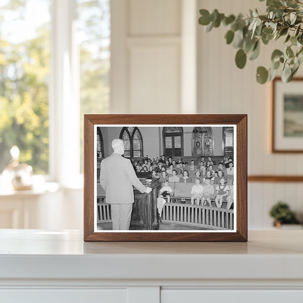 Minister Sermon in San Augustine Texas April 1939