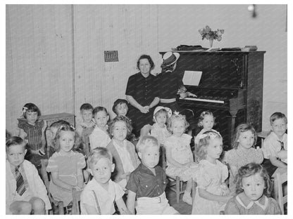 Sunday Schoolchildren Singing in San Augustine Texas 1939