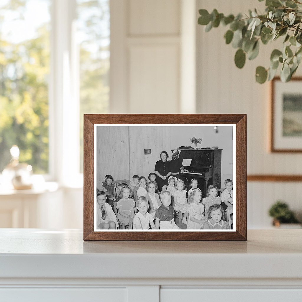 Sunday Schoolchildren Singing in San Augustine Texas 1939