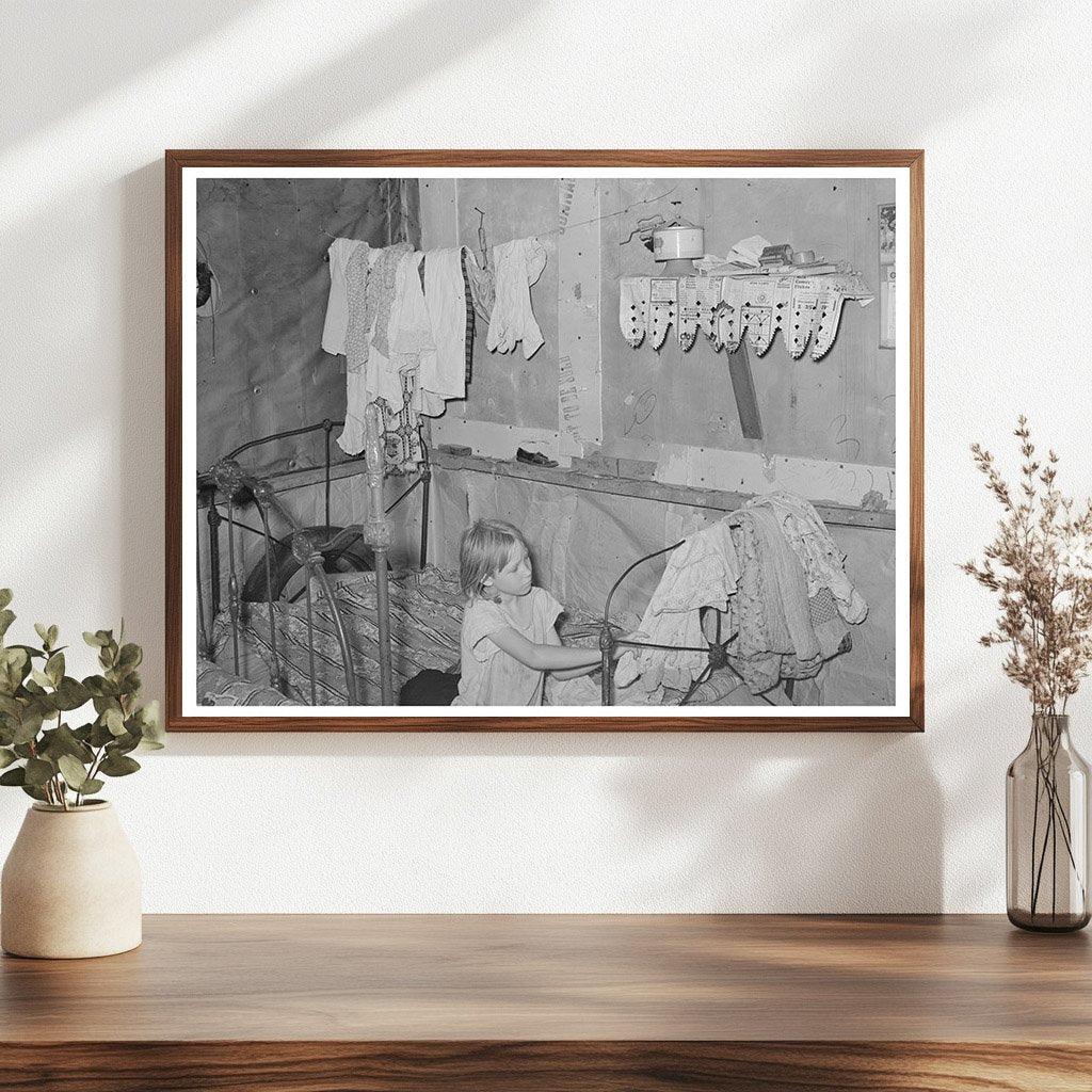 Vintage 1939 Tullahassee Bedroom Living Room Interior