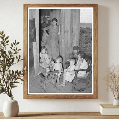 Agricultural Laborers and Children Near Tullahassee 1939