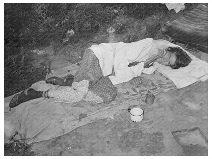 1939 Black and White Photo of Migrant Family Living Conditions