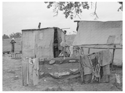 1939 Itinerant Statue Maker and Laborer Near Poteau Creek