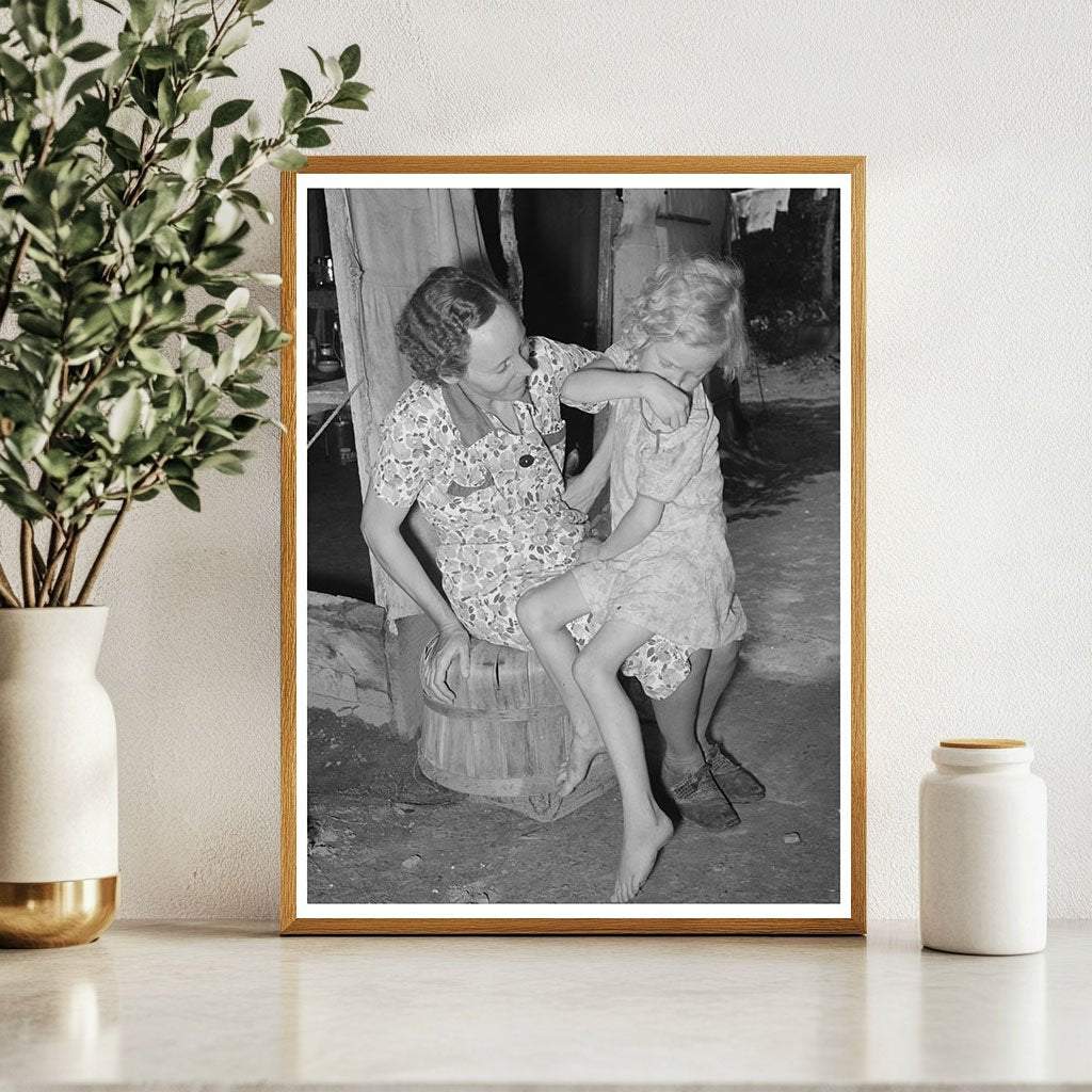 Mother and Child of Agricultural Laborers Oklahoma 1939