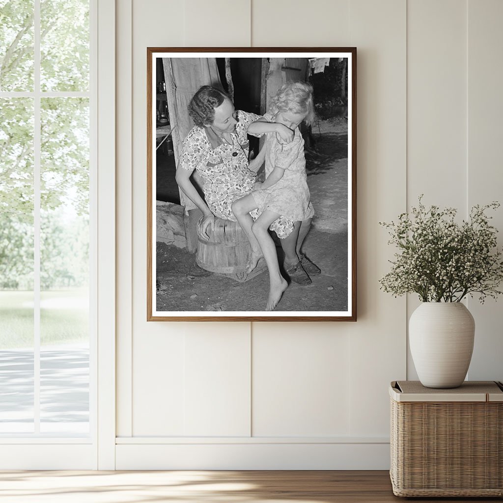 Mother and Child of Agricultural Laborers Oklahoma 1939