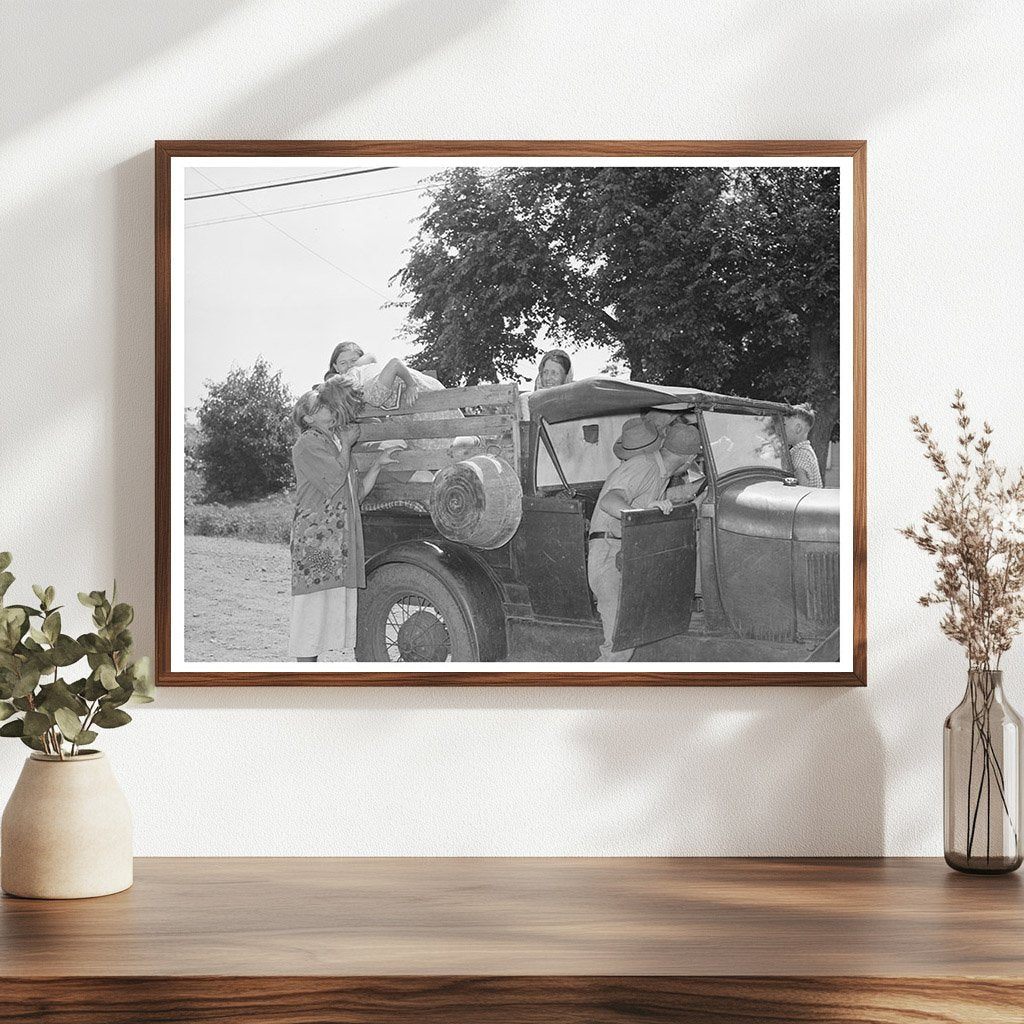 Family Farewell to Migrants Muskogee Oklahoma July 1939