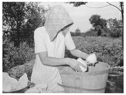 Elmer Thomas Family Packing Dishes July 1939