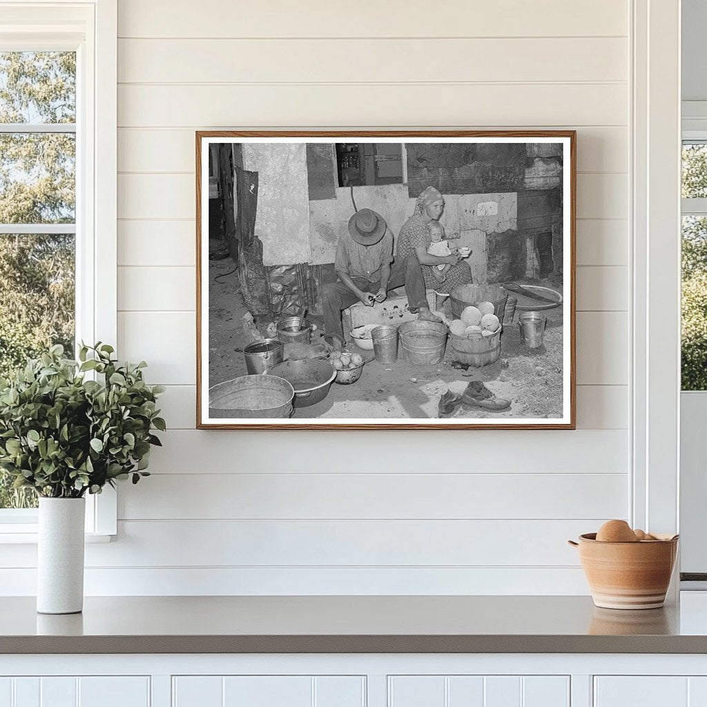 Migrant Family Collecting Fruit in Oklahoma City 1939
