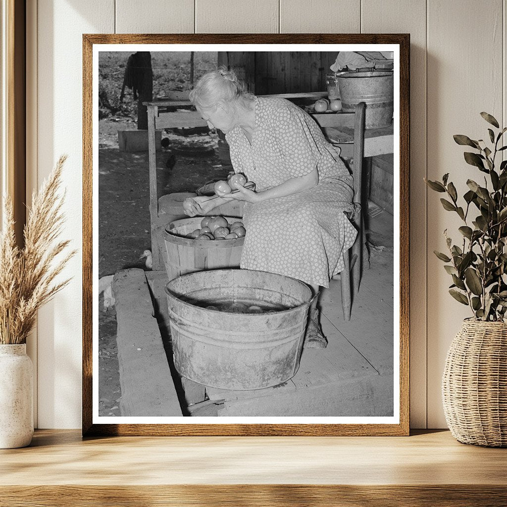 Tenant Farmers Wife Sorting Tomatoes Muskogee 1939