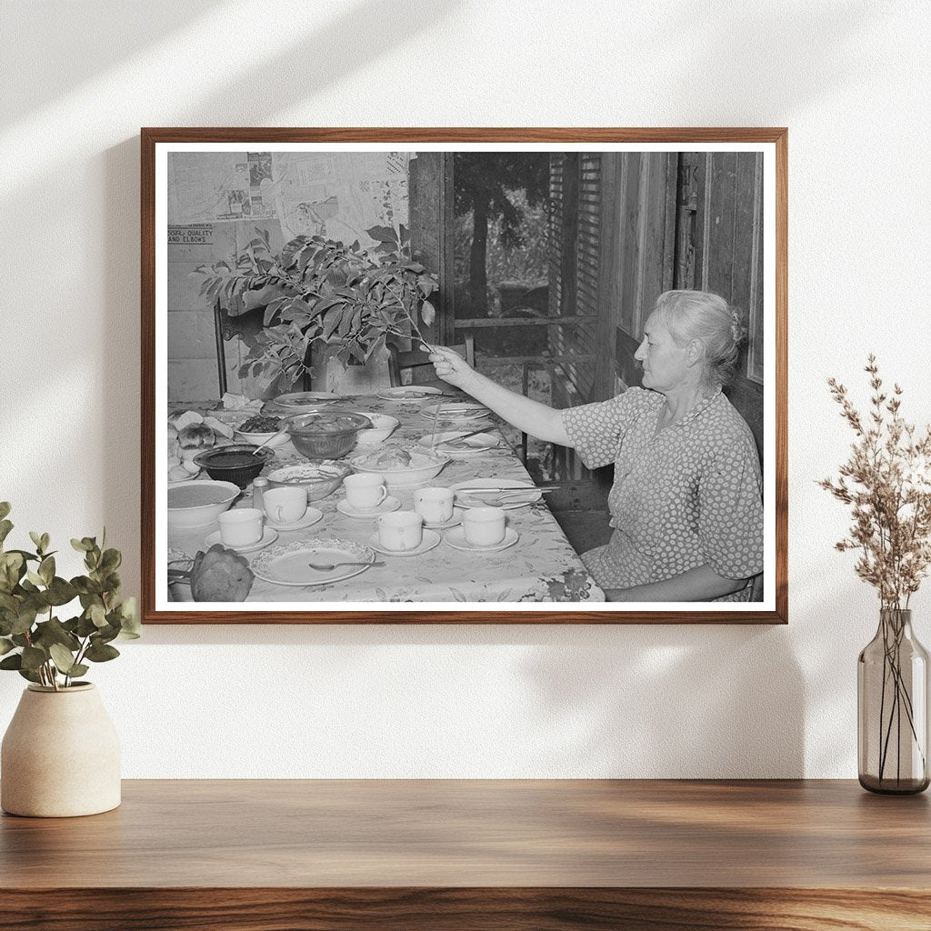 Family Meal of Tenant Farmers Near Muskogee 1939