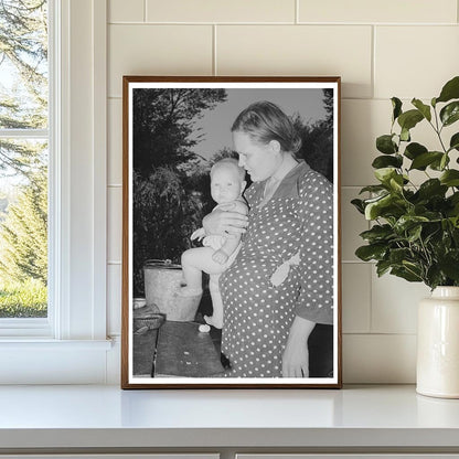 Mother and Child at Oklahoma City Community Camp 1935-1942