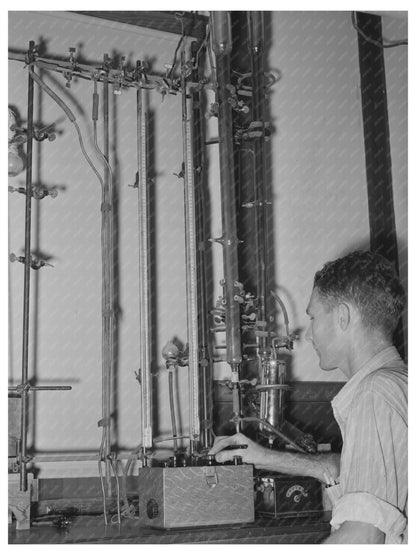 Oil Refinery Chemist Analysis Seminole Oklahoma August 1939