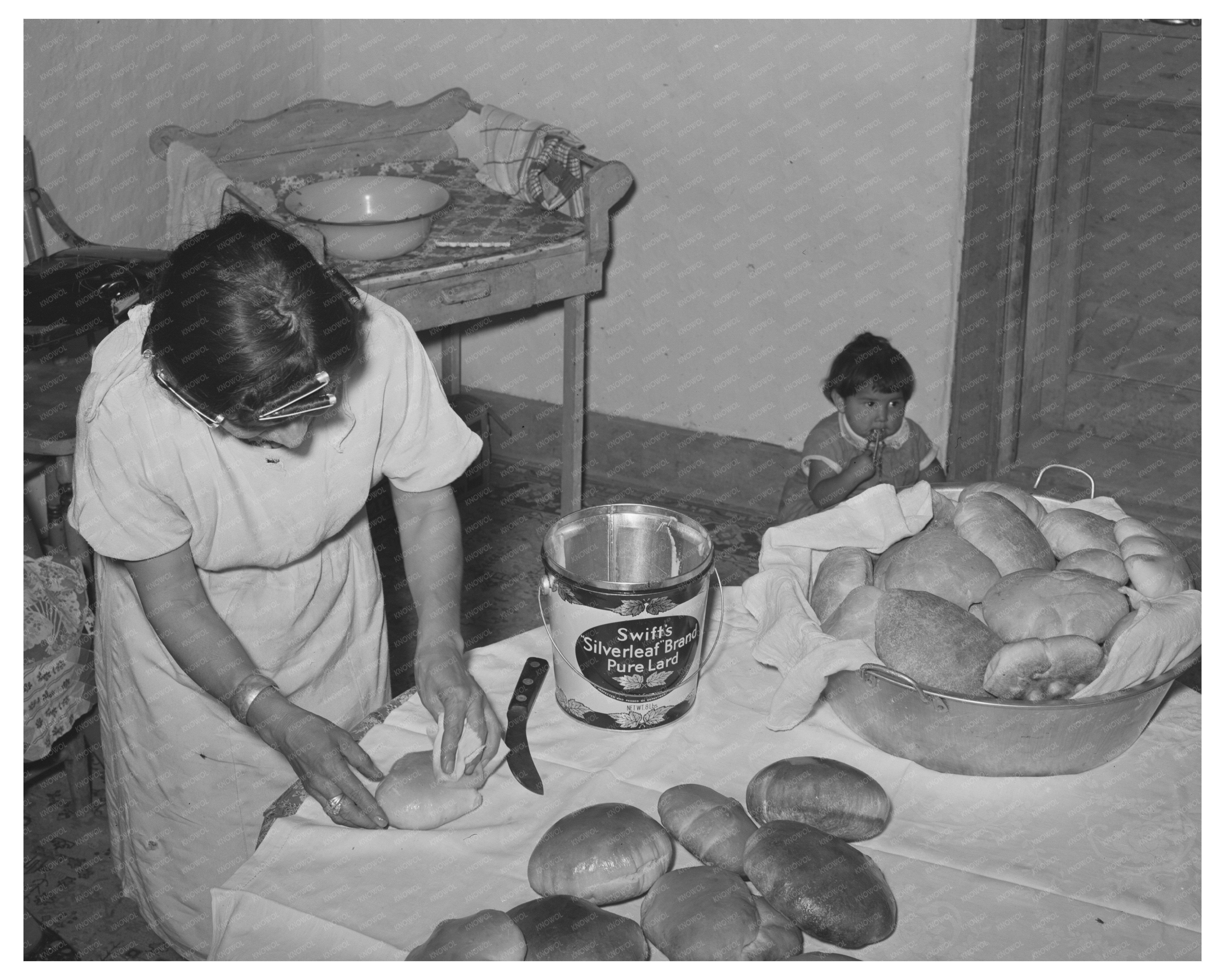 Spanish-American Farm Home Lard on Bread September 1939