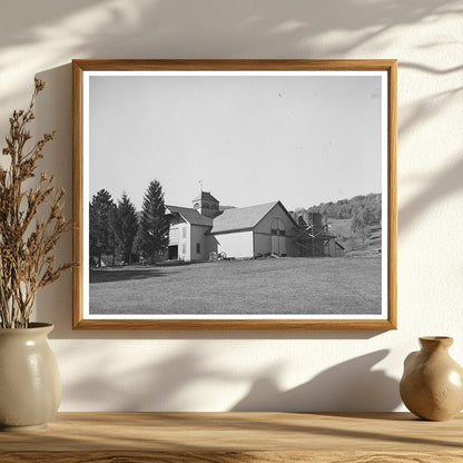 Vintage Barn along U.S. Route 7 Arlington Vermont 1939