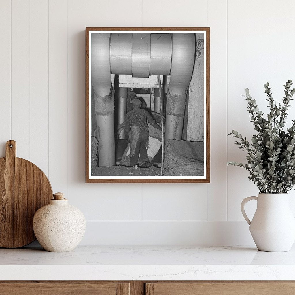 Cotton Bale Compression in Houston Texas October 1939