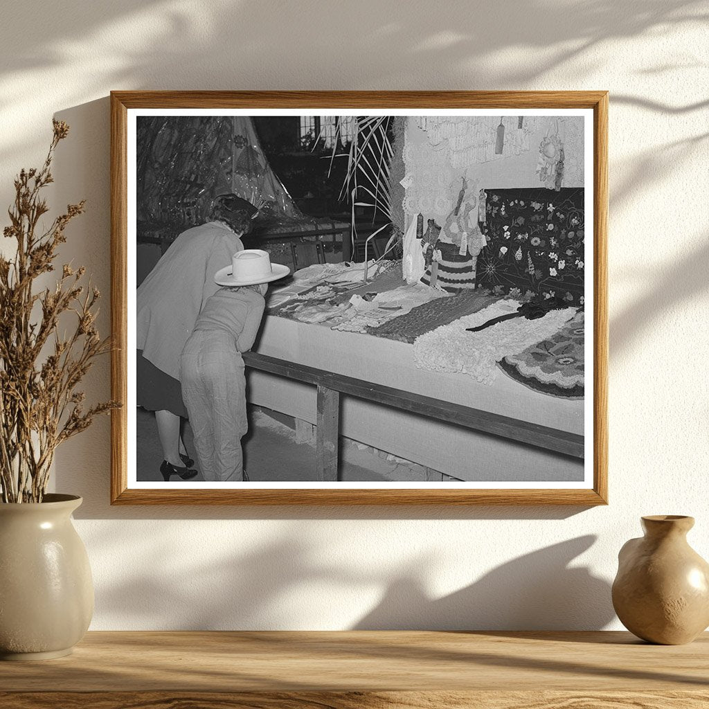 Visitors at Needlework Exhibit Gonzales Texas November 1939