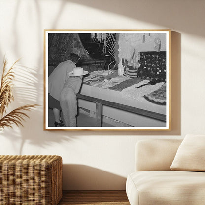 Visitors at Needlework Exhibit Gonzales Texas November 1939