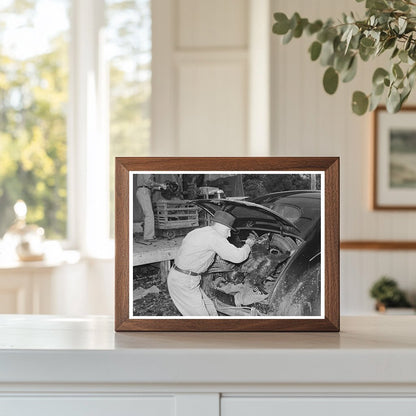 Farmer Unloading Turkeys in Brownwood Texas November 1939