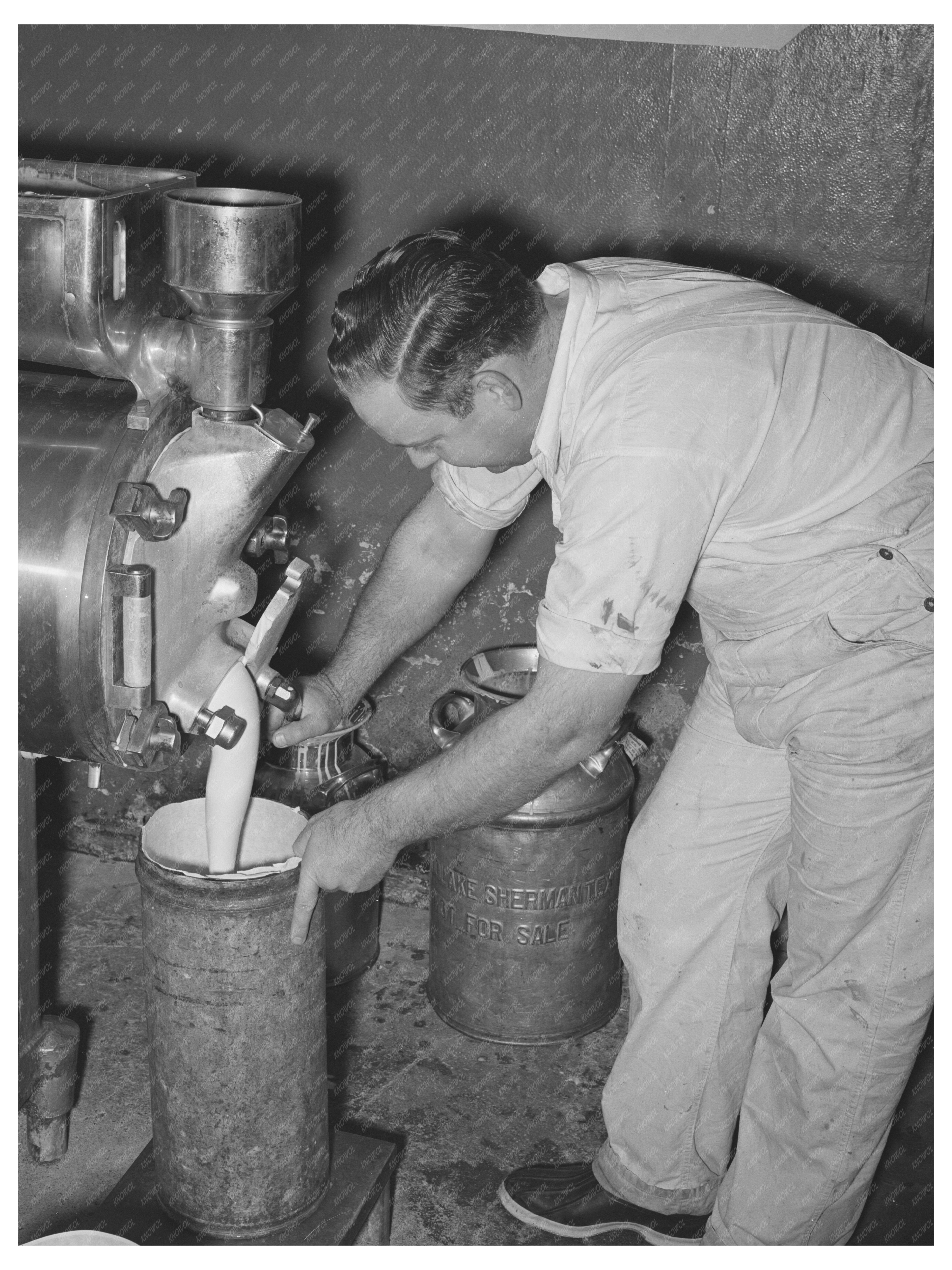 Ice Cream Mix Filling at San Angelo Creamery 1939