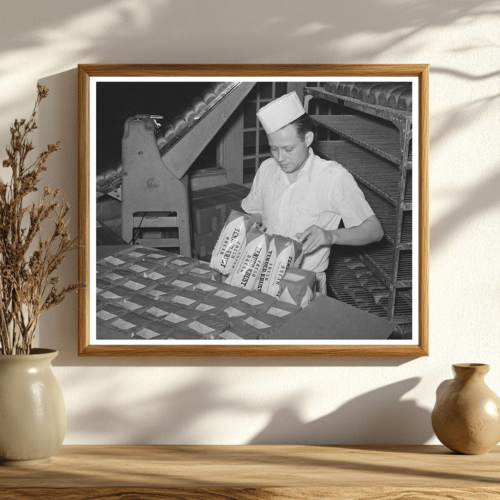 1939 Bakery Workers Packing Bread in San Angelo Texas
