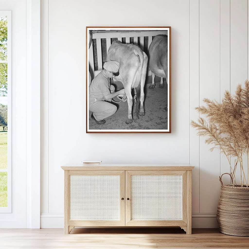 Vintage 1939 Dairy Farming Electric Milker in Texas