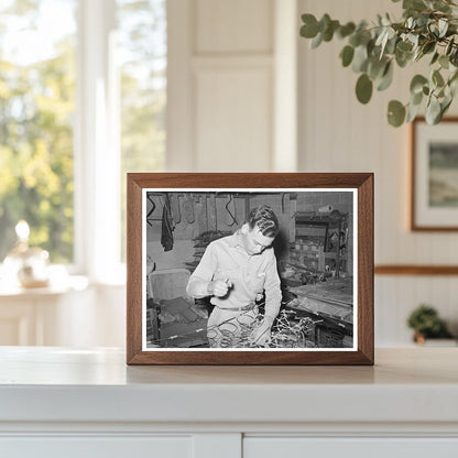 1939 Workers Tying Springs for Innerspring Mattresses