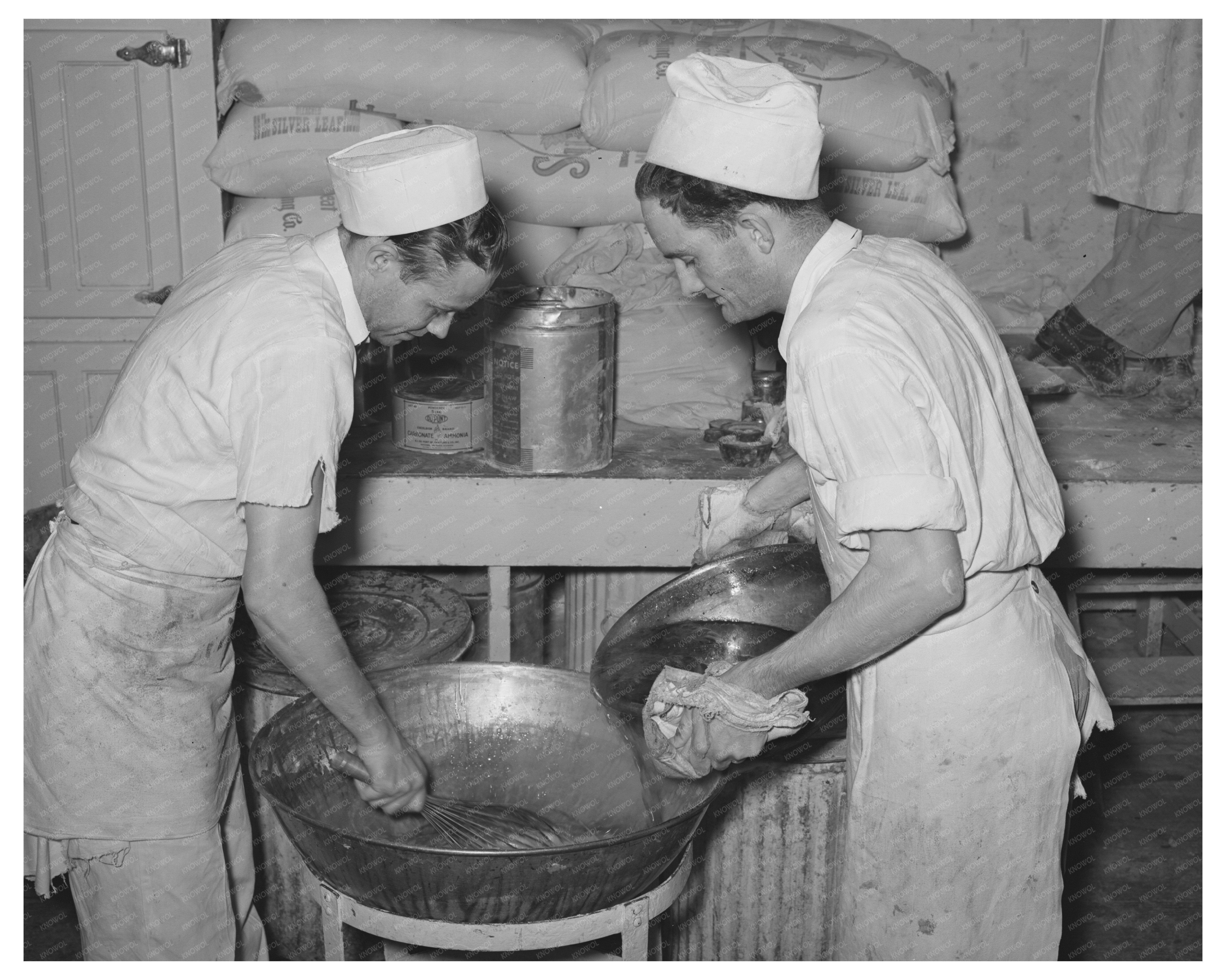 Bakers Prepare Pie Filling San Angelo Texas 1939