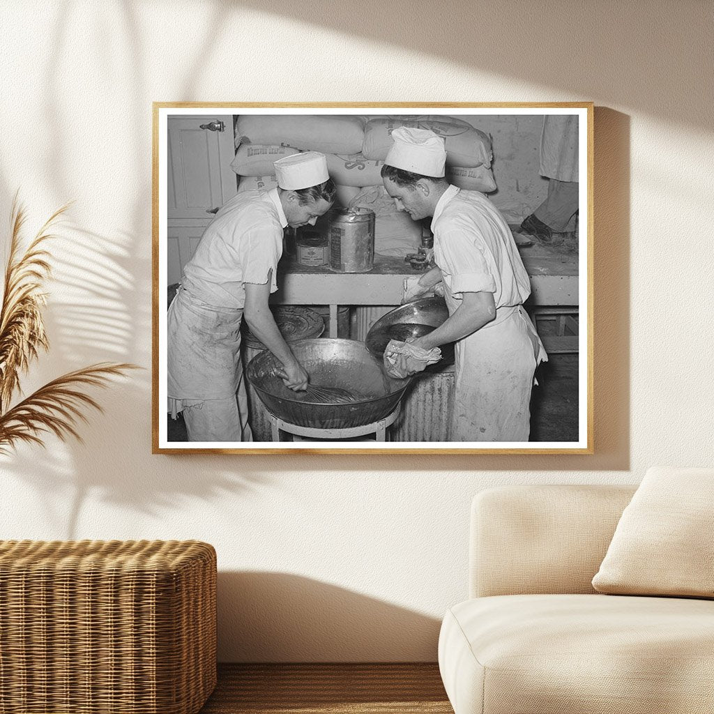Bakers Prepare Pie Filling San Angelo Texas 1939