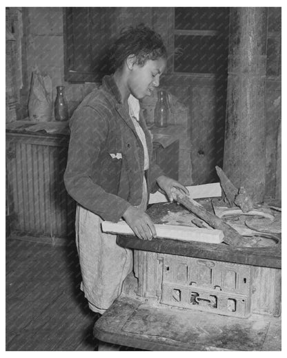 Daughter of Tenant Farmer Builds Fire Oklahoma February 1944