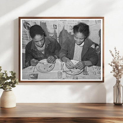Children Enjoying Cornbread and Gravy in 1944 Oklahoma