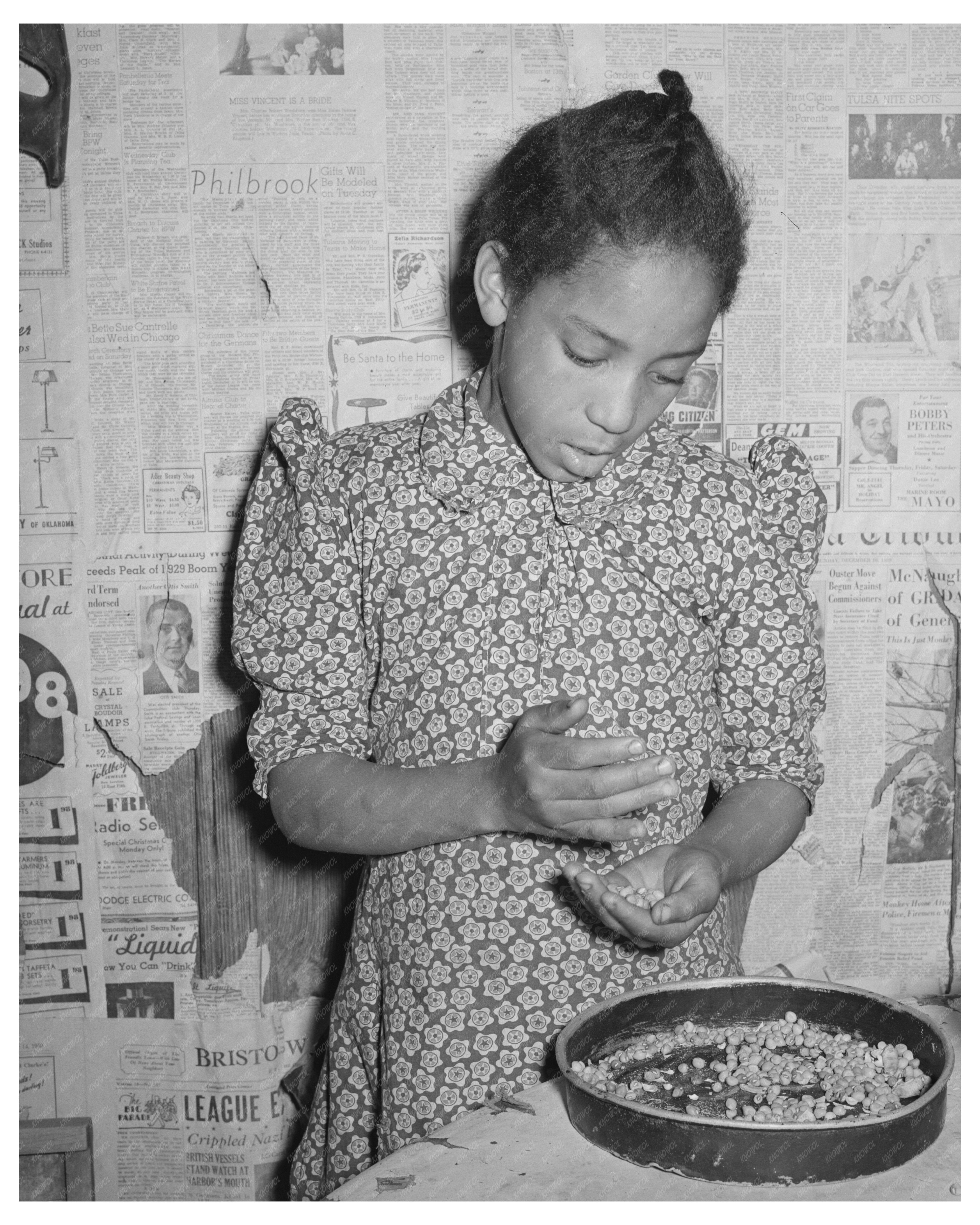 Daughter of Tenant Farmer Picking Peas Oklahoma 1944