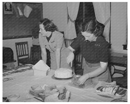 1944 Vintage Image of Cake Cutting at Eufaula Buffet Supper