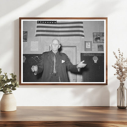 Colonel Lilly Auctioning Pie Supper McIntosh County 1940