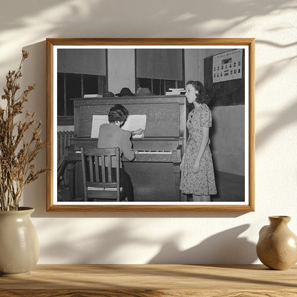 Singer at Jaycees Buffet Supper Eufaula Oklahoma February 1944