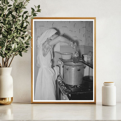 Canning Demonstration with Pressure Cooker San Angelo 1940