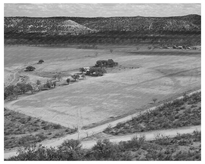 1940 Vintage Farmhouse in Kimble County Texas with Livestock