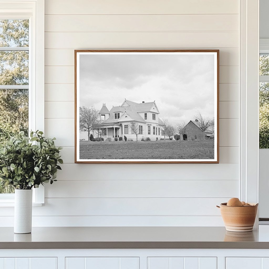 Farmhouse and Barn in Travis County Texas March 1940
